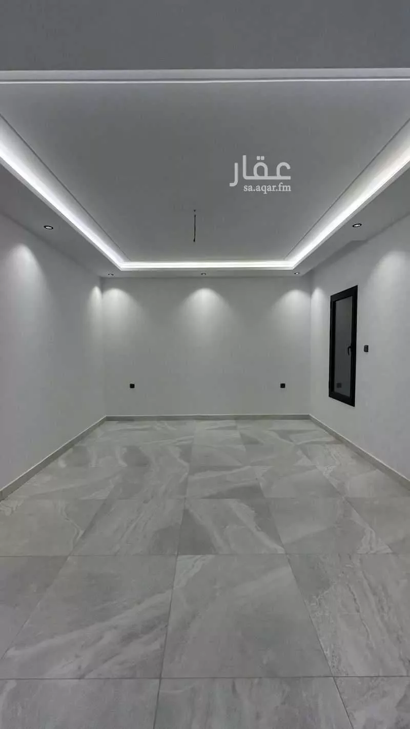 شقة 4 غرف في النزهة 4