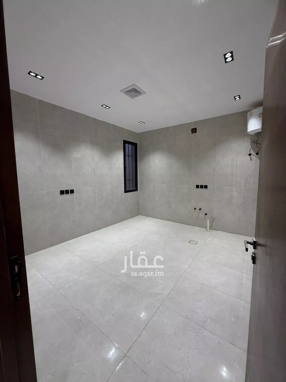 فيلا 5 غرف في النظيم 4