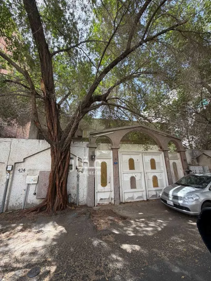 746 sqm building in Al Rusaifah 3