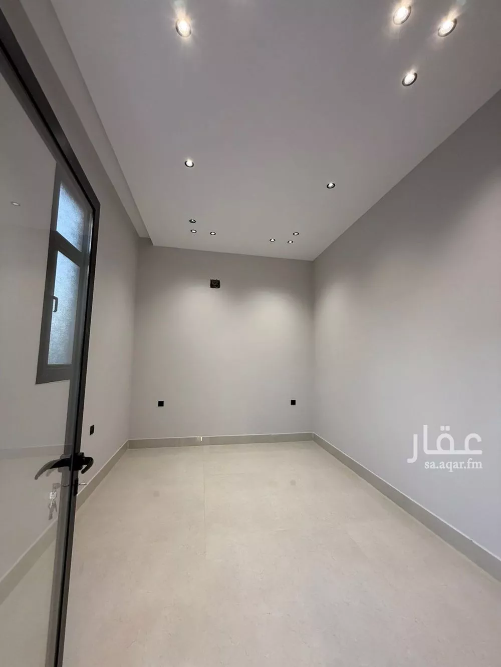 فيلا 8 غرف في المهدية 5