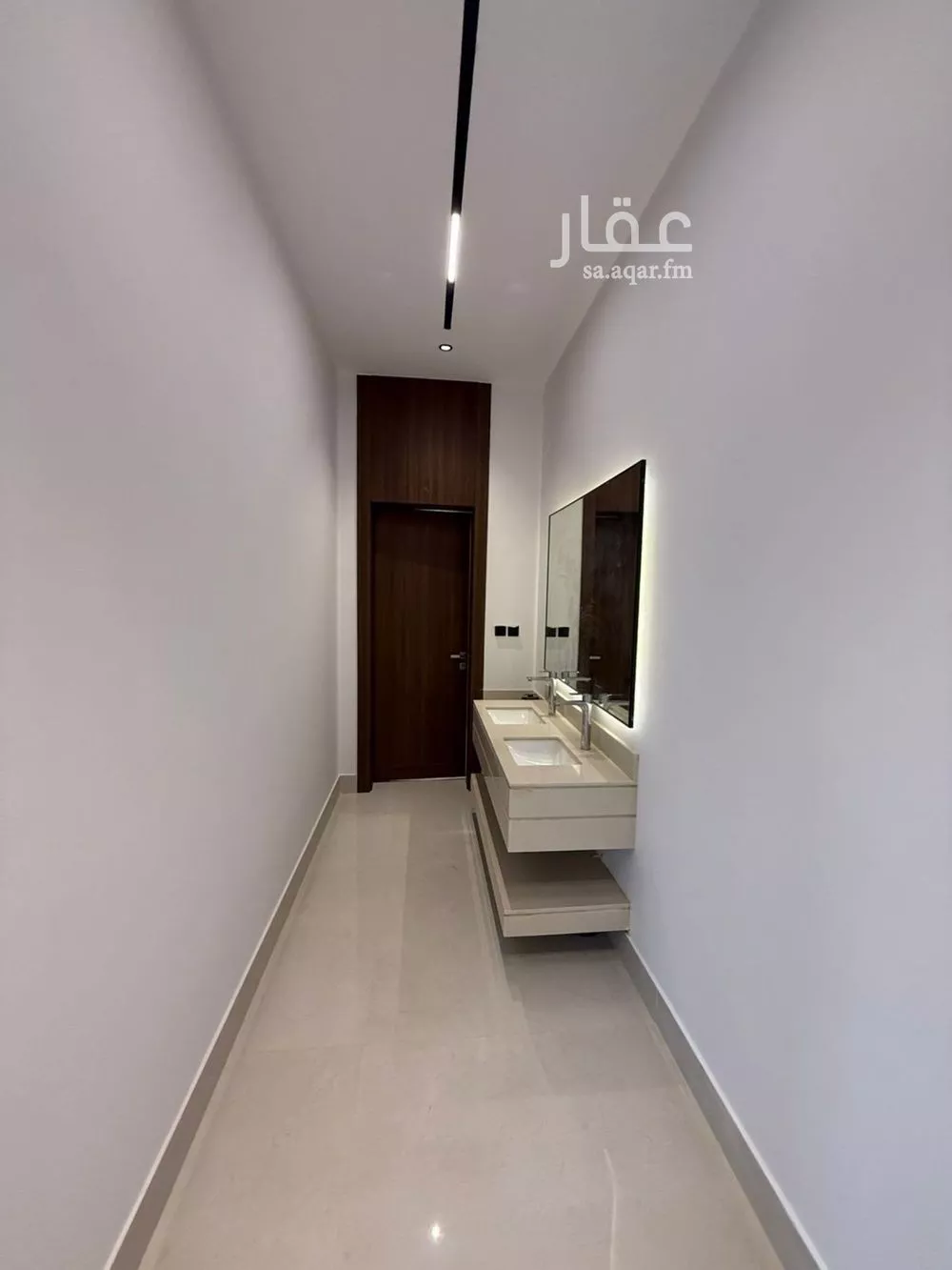 فيلا 8 غرف في المهدية 5