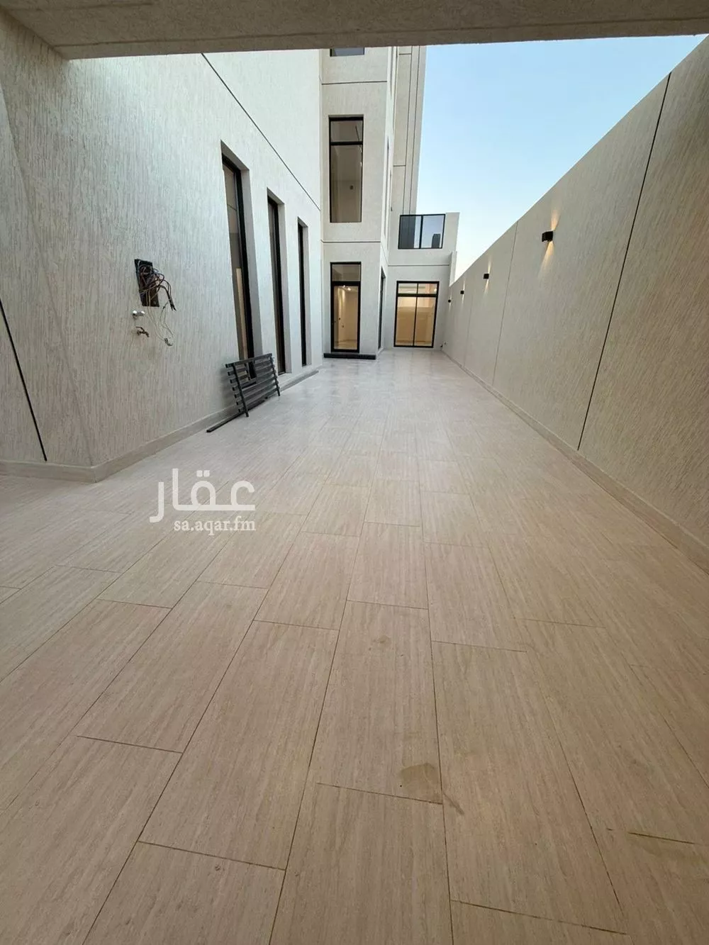 فيلا 7 غرف في المهدية 5