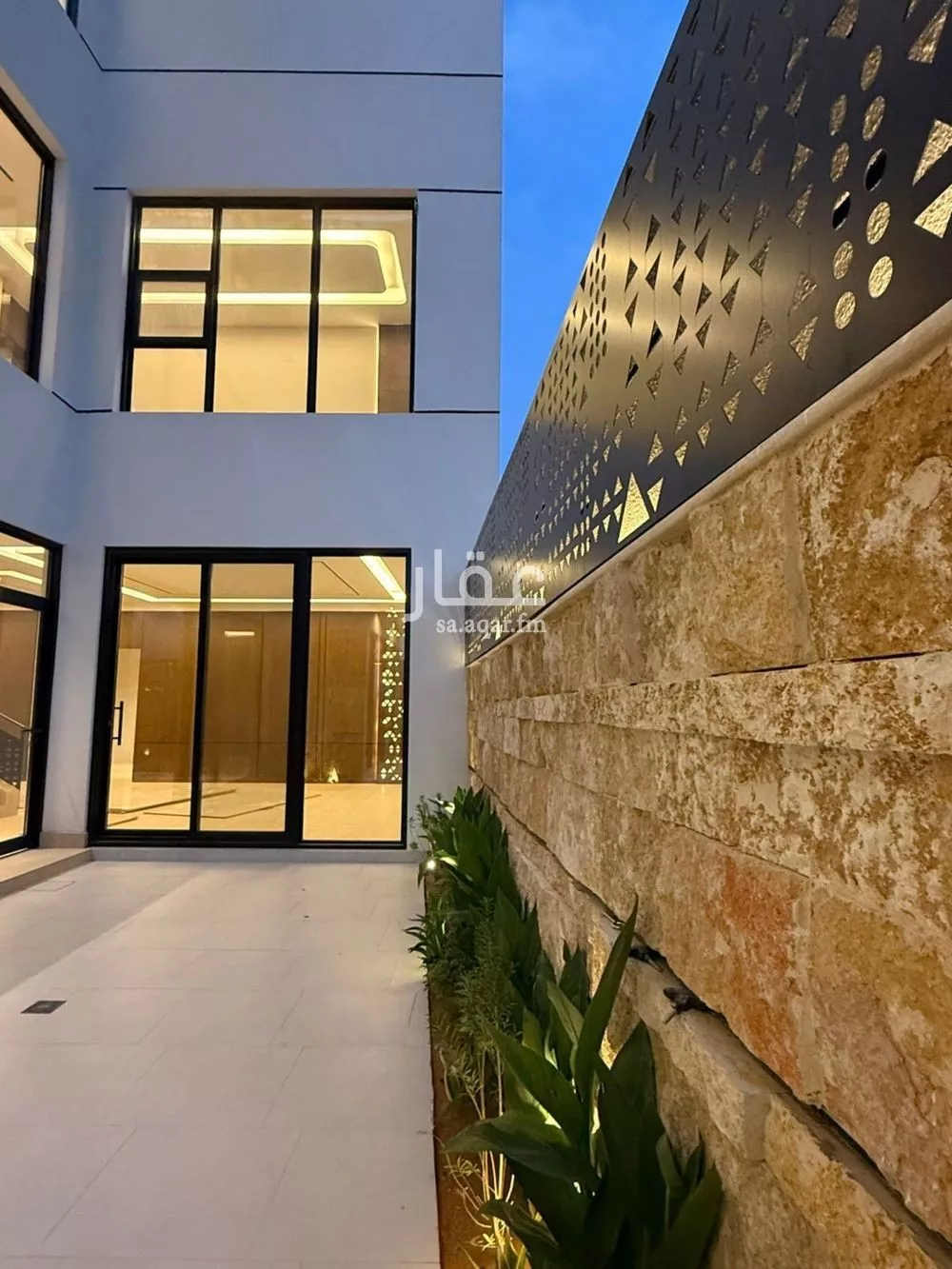 فيلا 7 غرف في المهدية 5