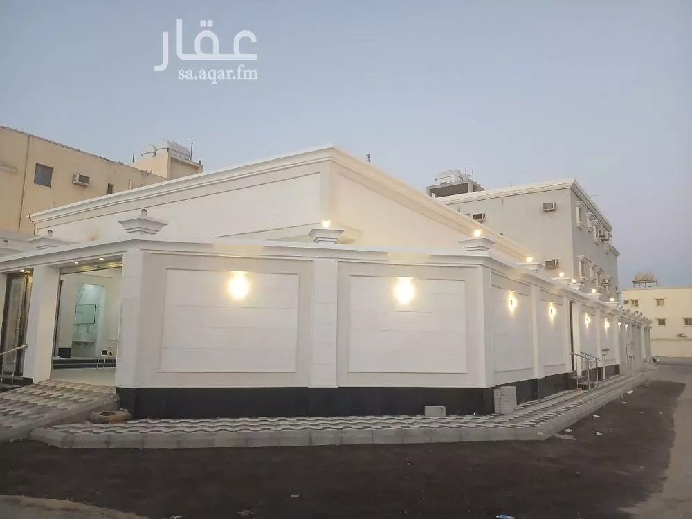 دور 7 غرف في ضاحية الملك فهد 1