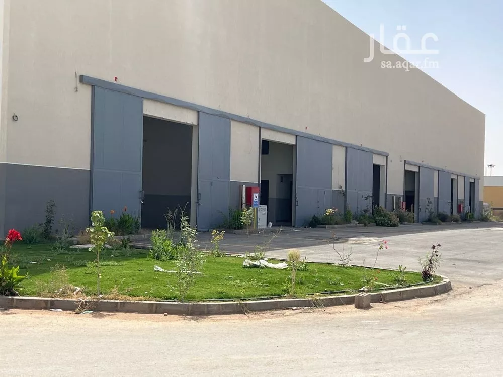 3707 sqm warehouse in Al Ghnamiah 1