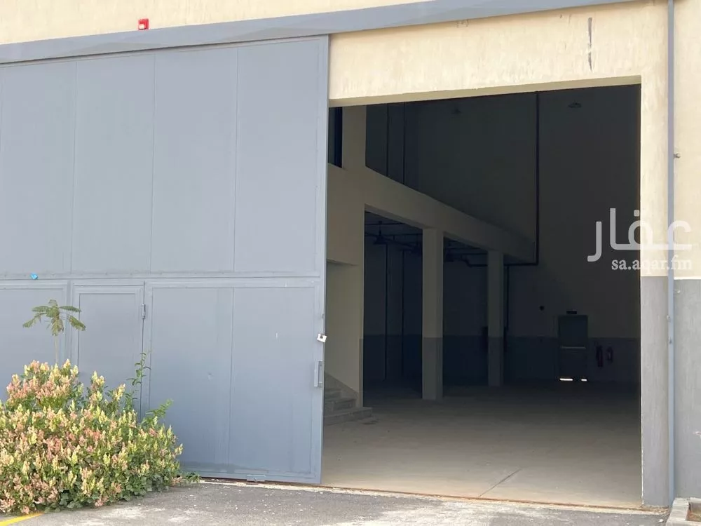 3707 sqm warehouse in Al Ghnamiah 2