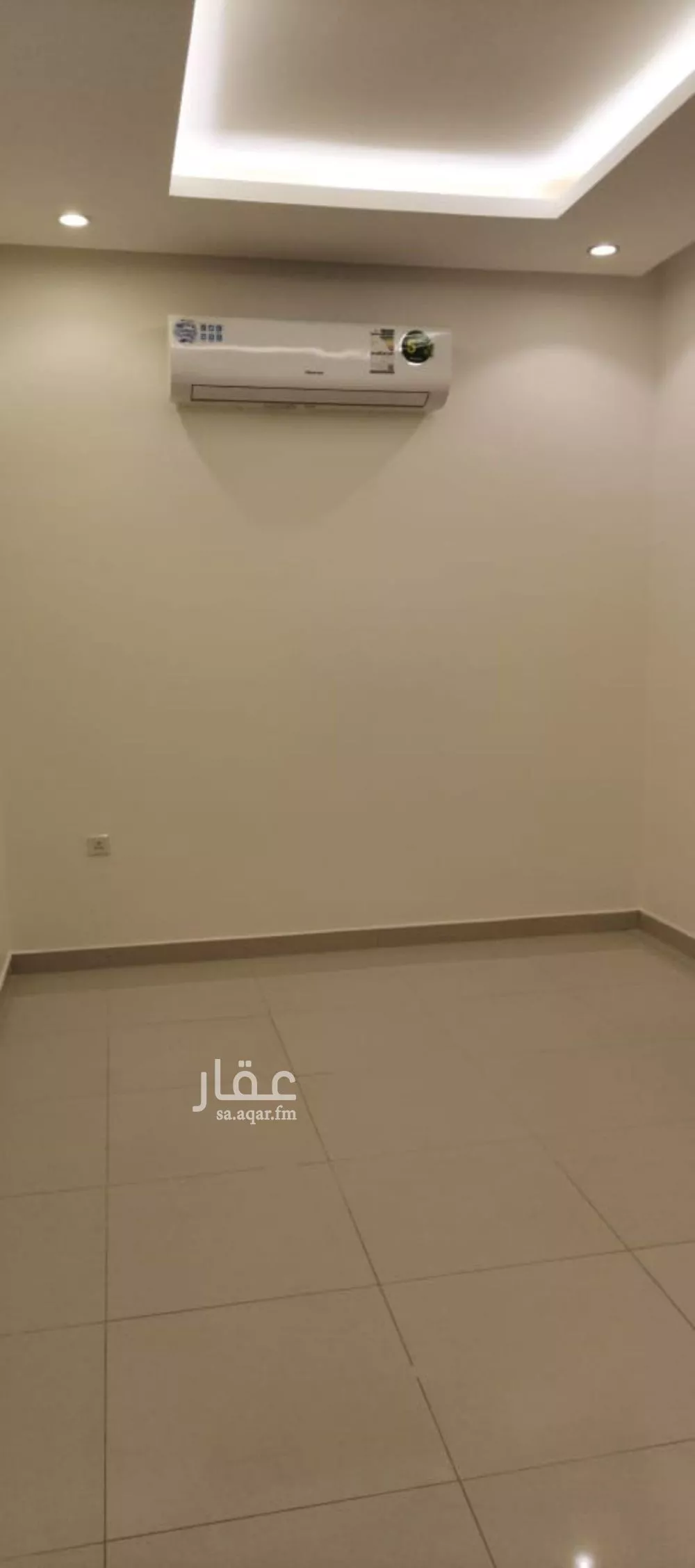 فيلا 4 غرف في العارض 3