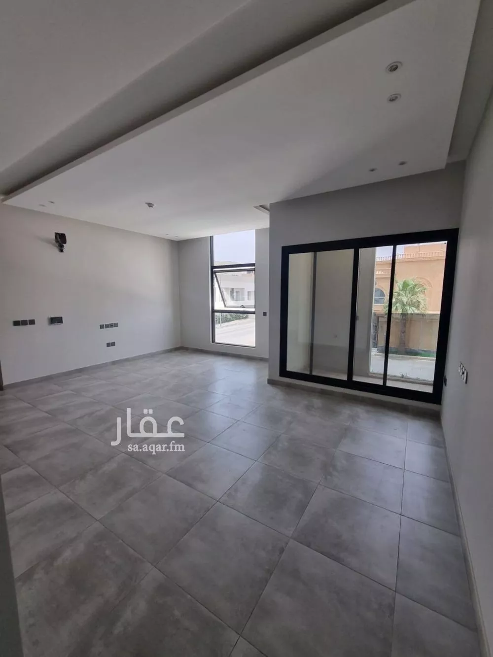 شقة 3 غرف في الملقا 4