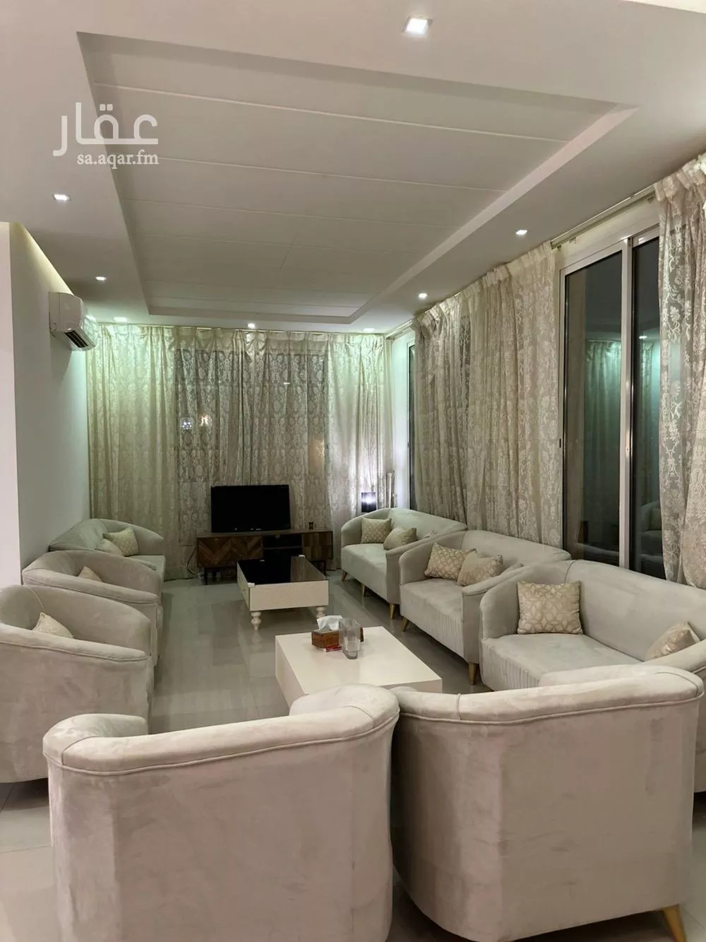 فيلا 5 غرف في العارض 4