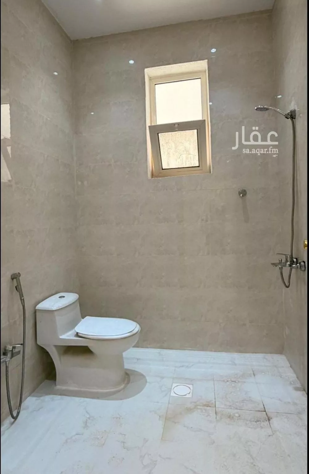 3 bedroom floor in Al Qadisiyah 3
