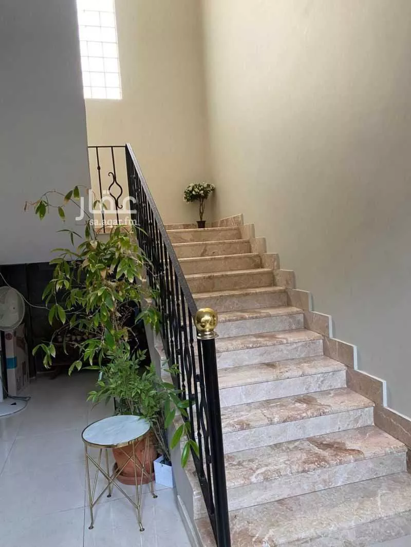 عمارة 588 م² في الشوقية 4