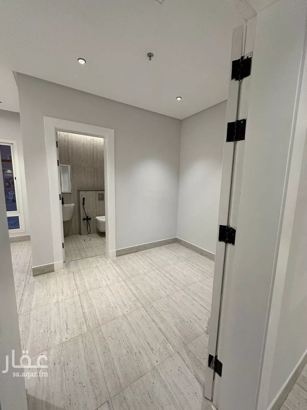 شقة 4 غرف في النرجس 4