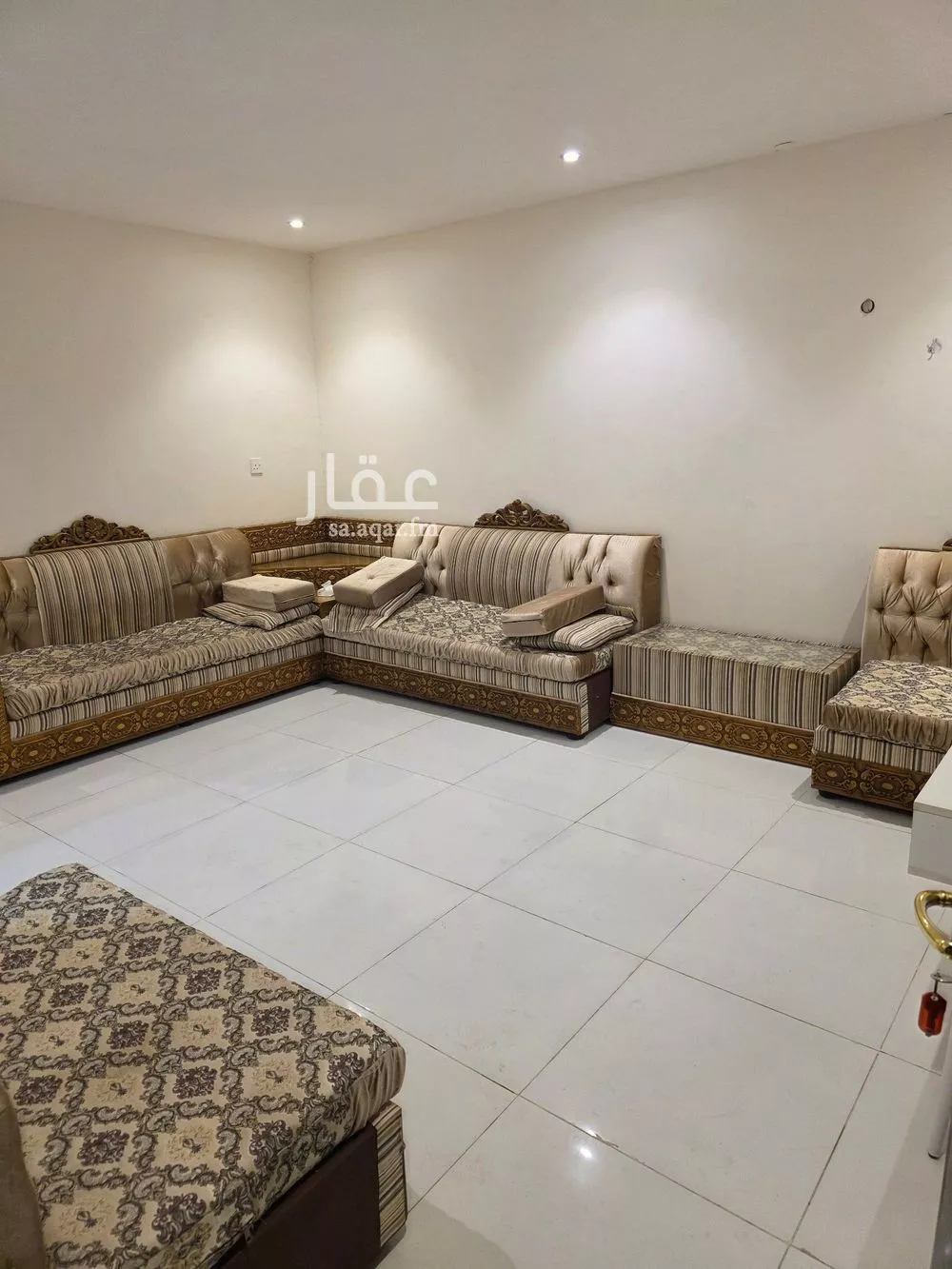 1 bedroom floor in Al Sahafah 1