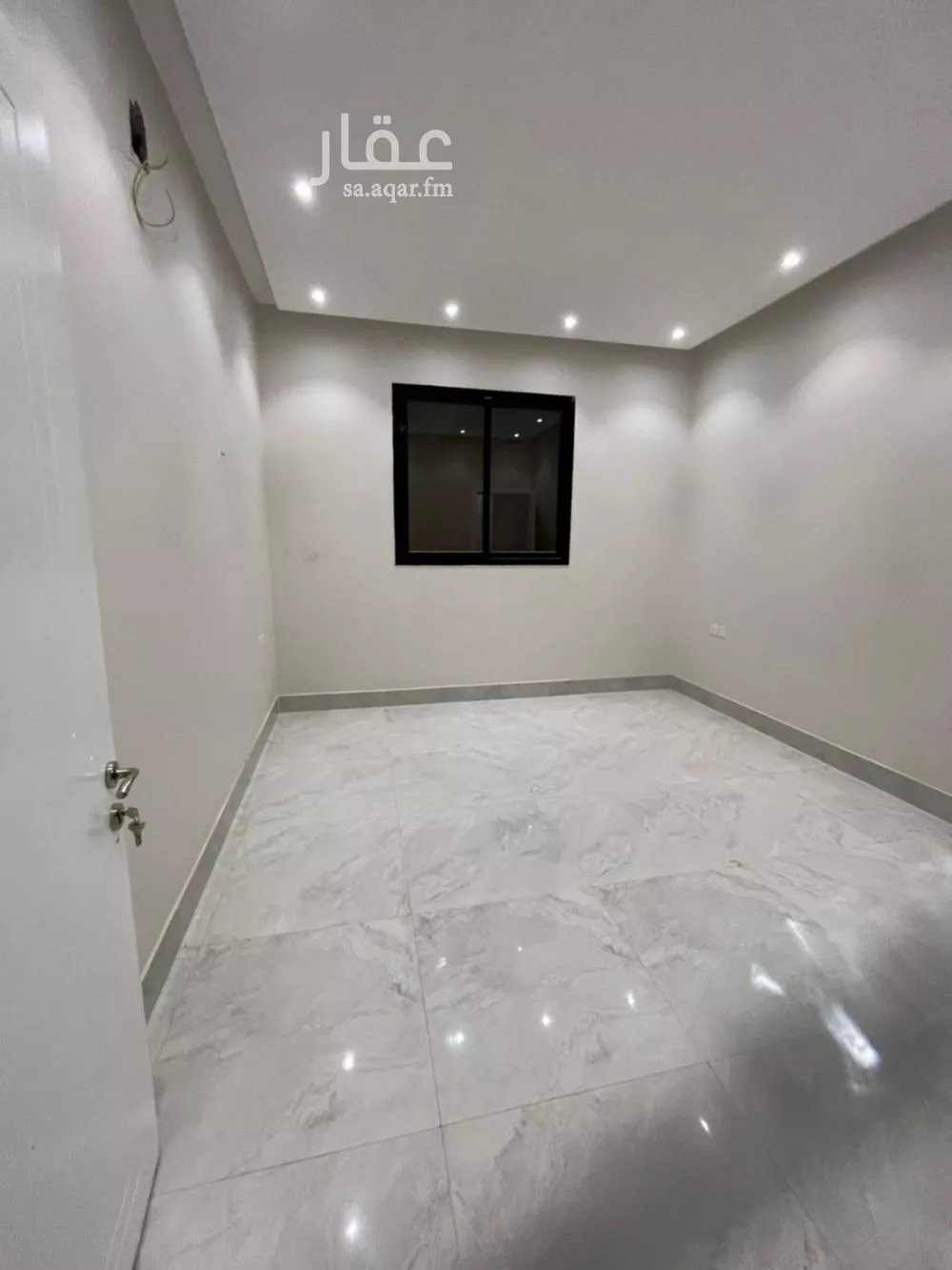 فيلا 5 غرف في الرمال 2