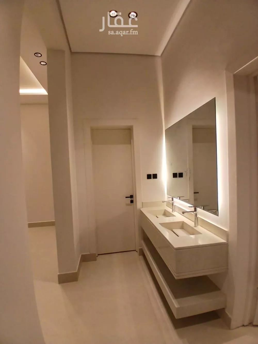 فيلا 4 غرف في الجنادرية 1