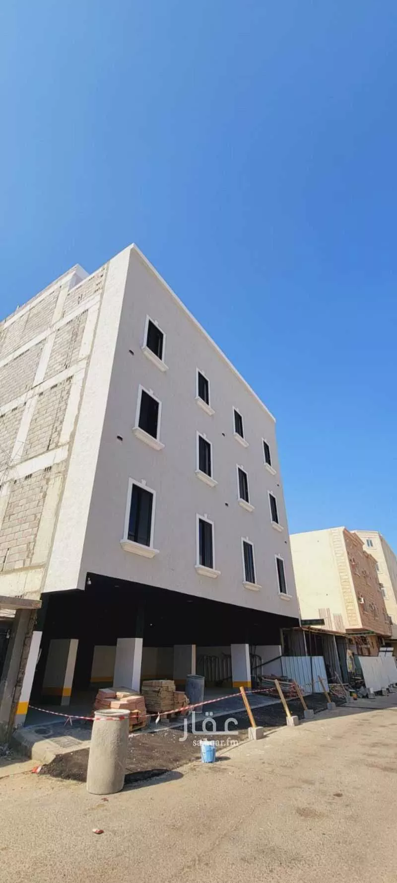 عمارة 348 م² في مدينة العمال 4
