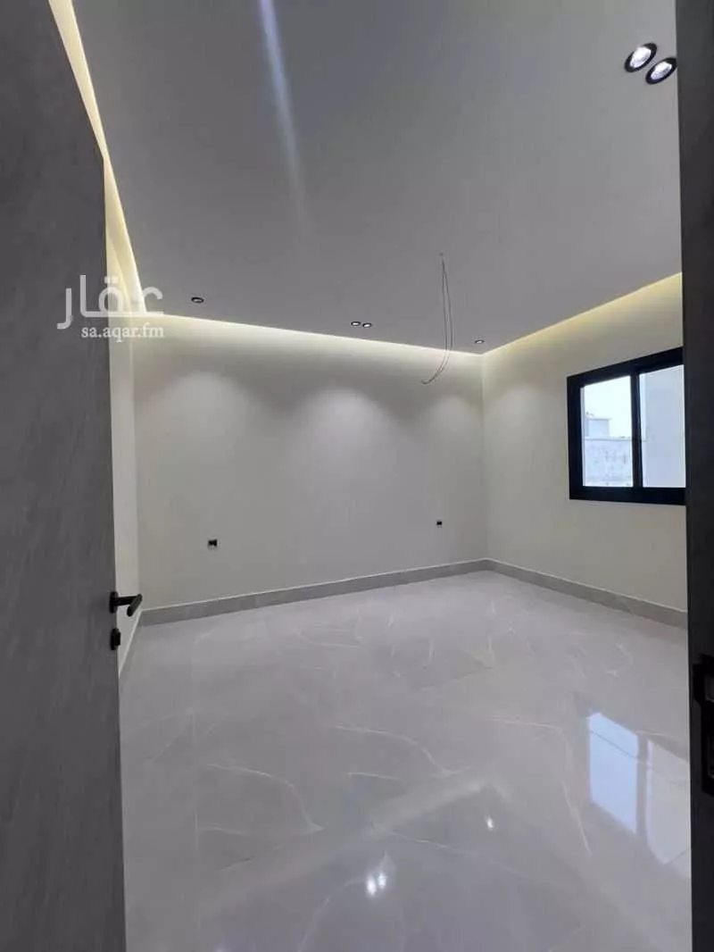 شقة 4 غرف في الروضة 3