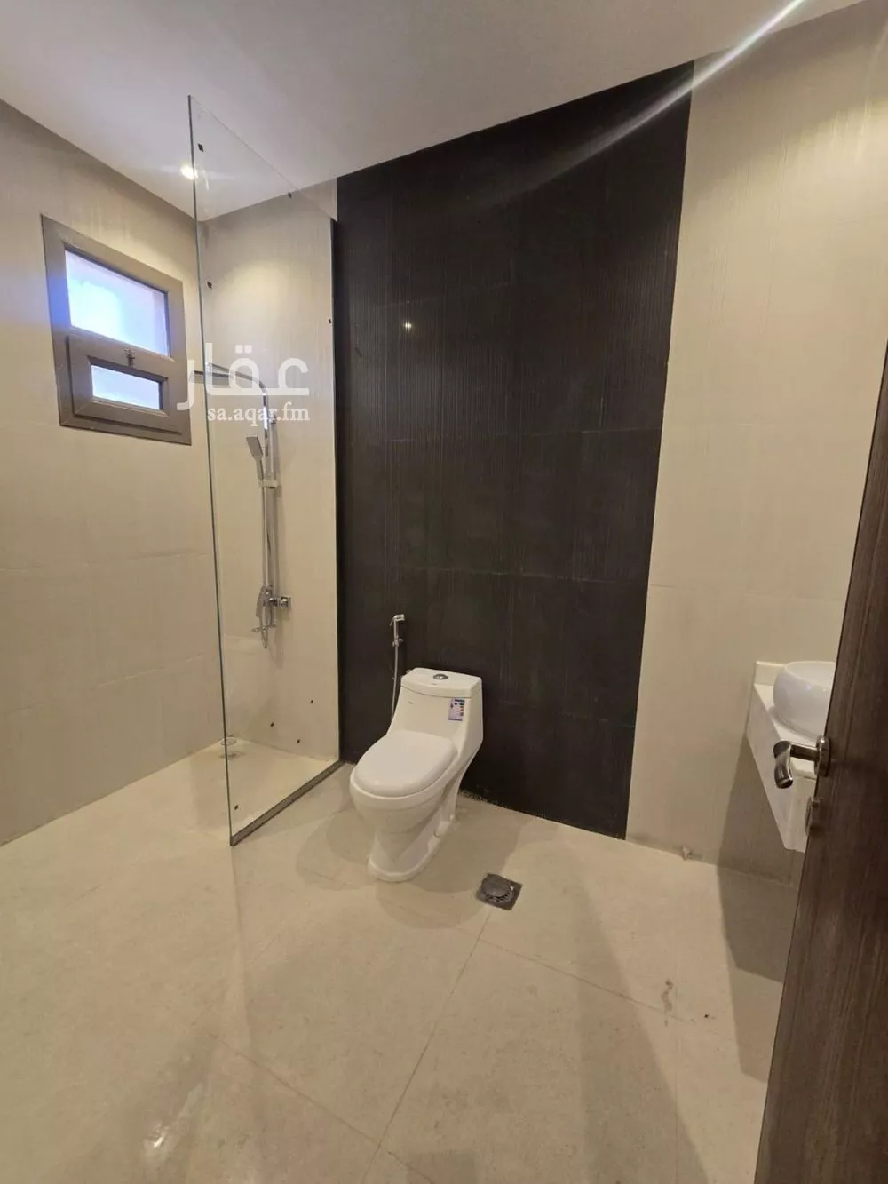 فيلا 5 غرف في العارض 4