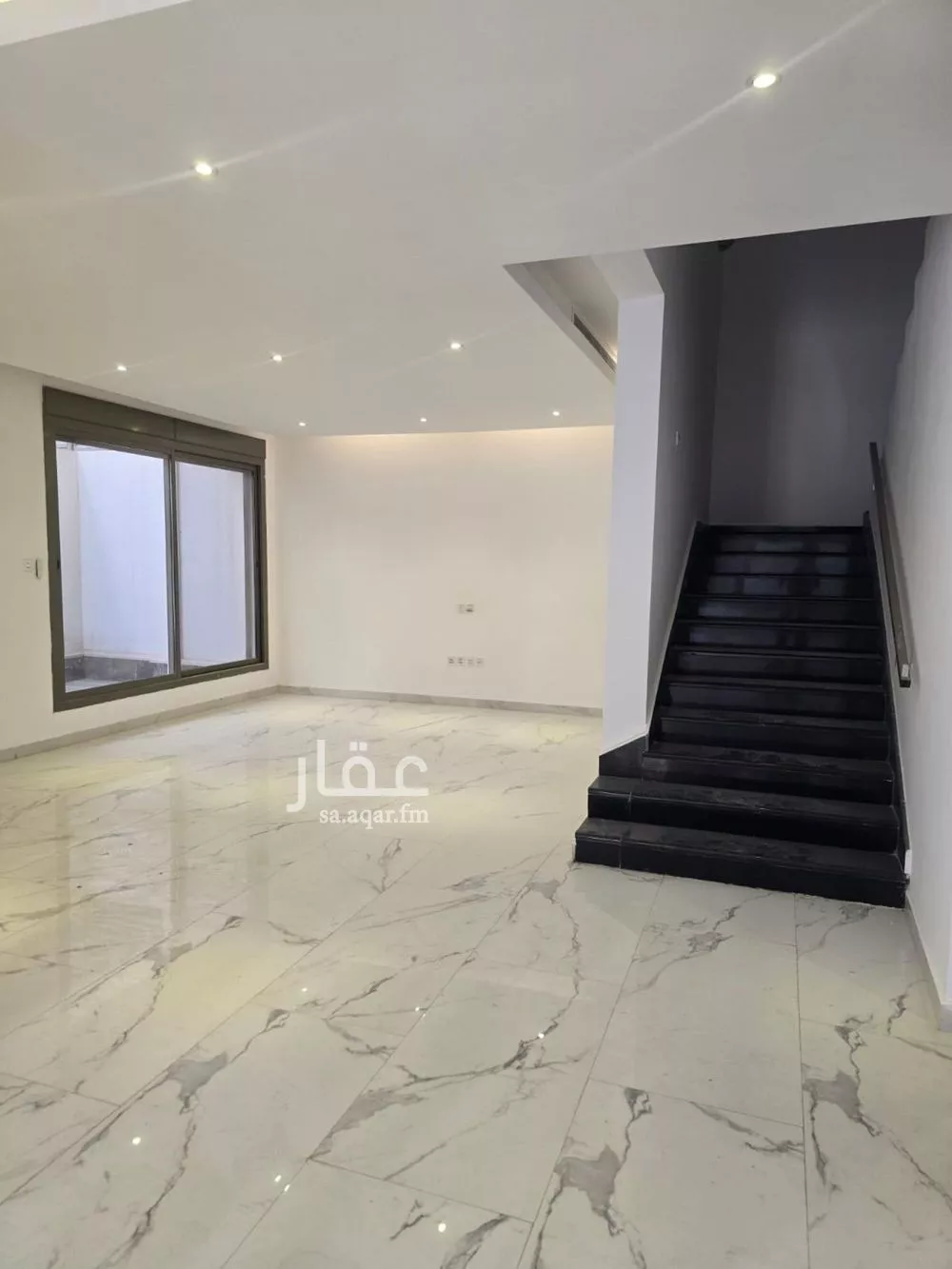 فيلا 5 غرف في العارض 5