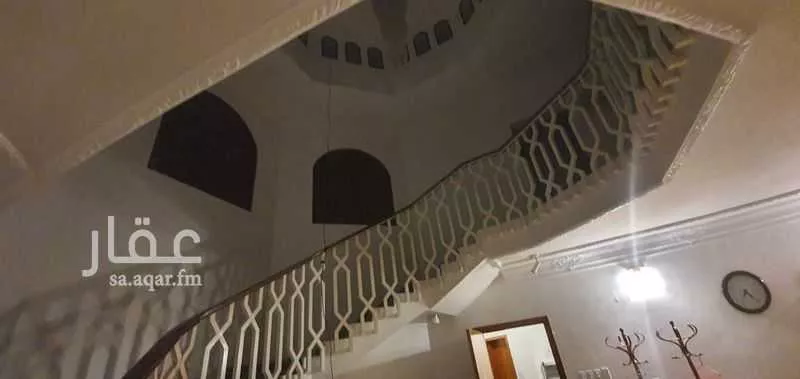 فيلا 8 غرف في النزهة 4