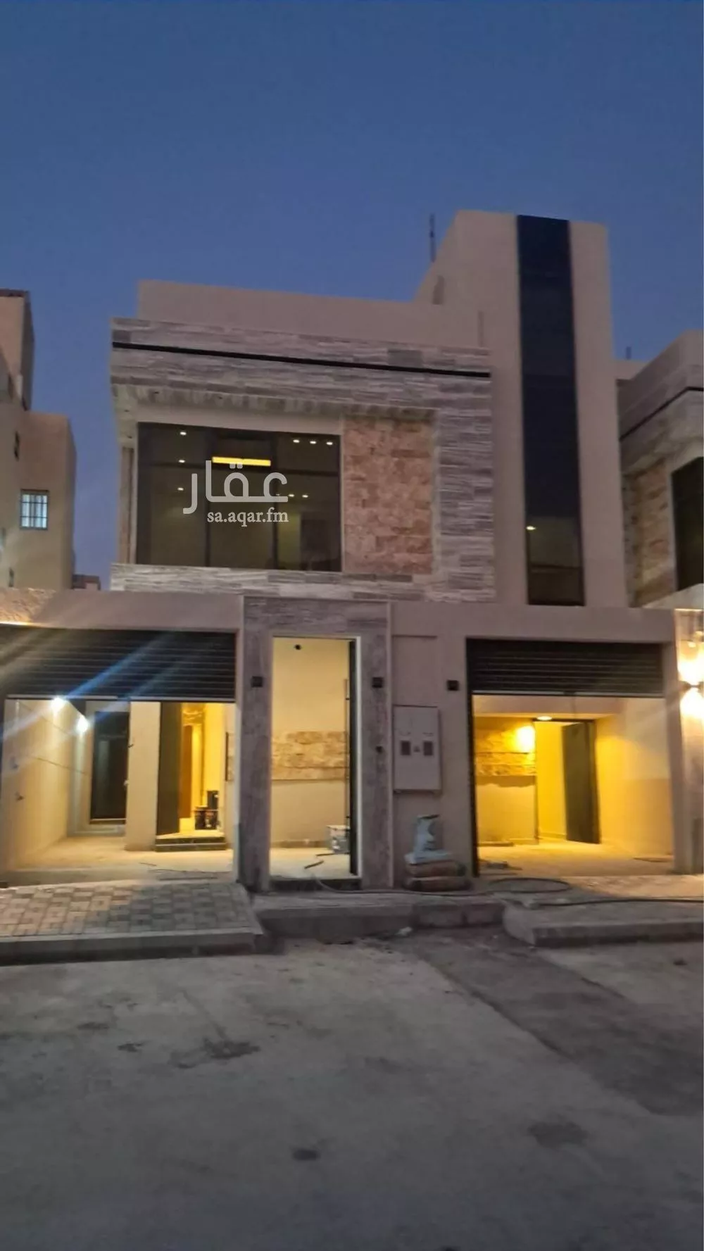 8 bedroom floor in Dhahrat Namar