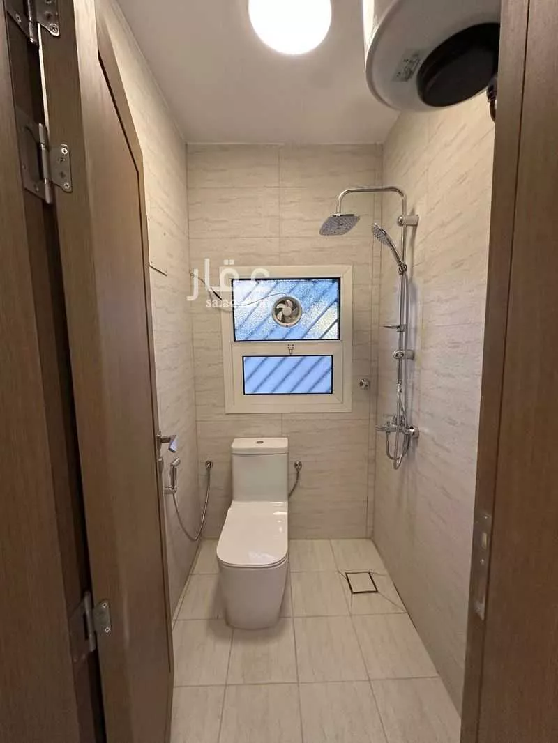 4 bedroom apartment in Al Rabwa, Riyadh 18