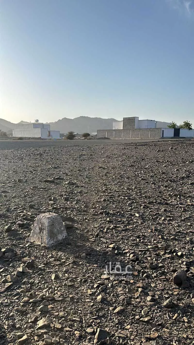 أرض 454 م² في خاخ 4