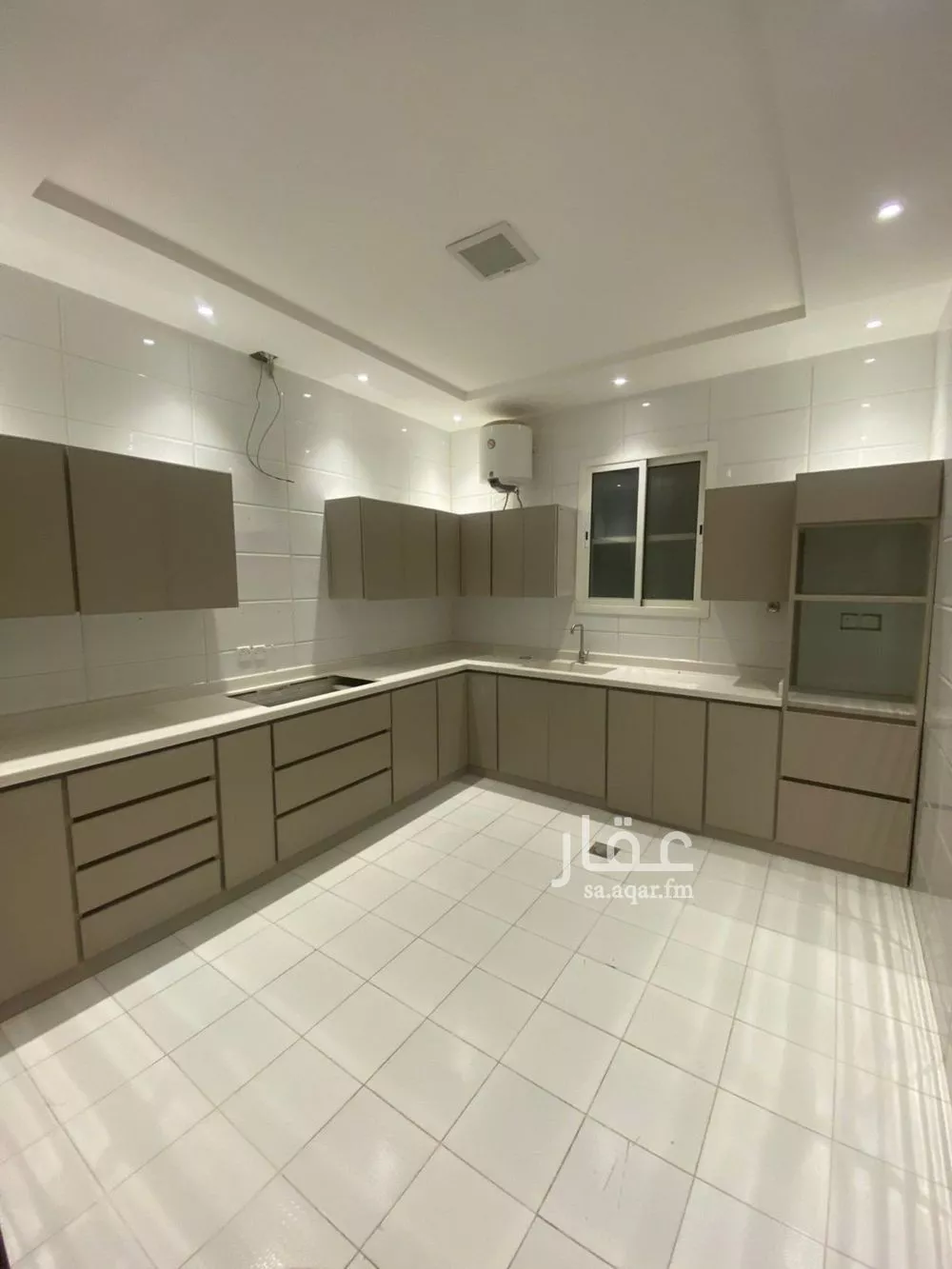 3 bedroom floor in Al Aridh 1