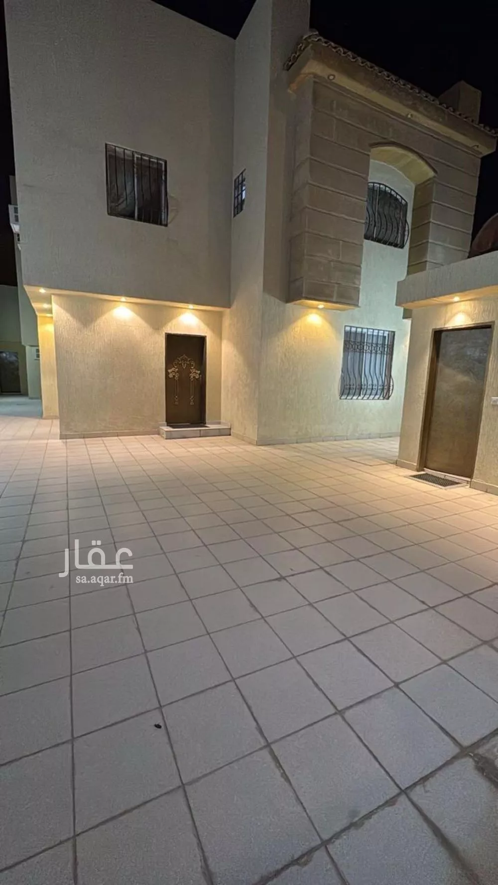 فيلا 5 غرف في العقيق 5