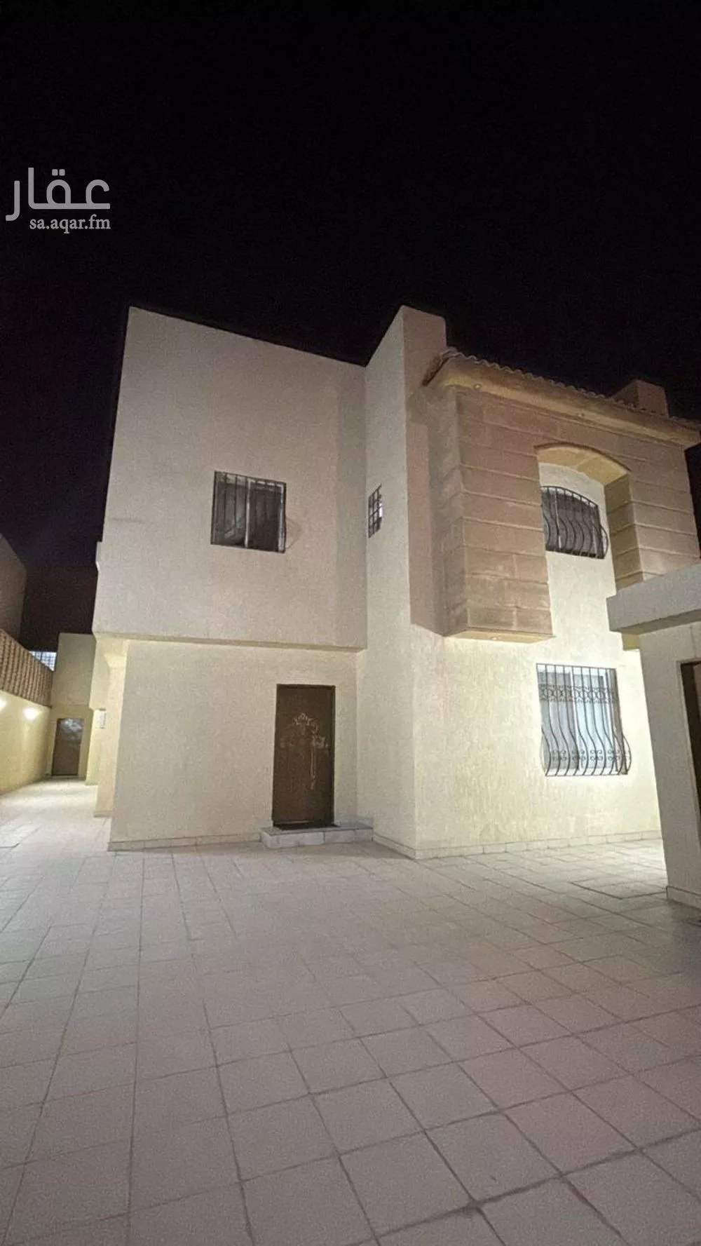 فيلا 5 غرف في العقيق 1