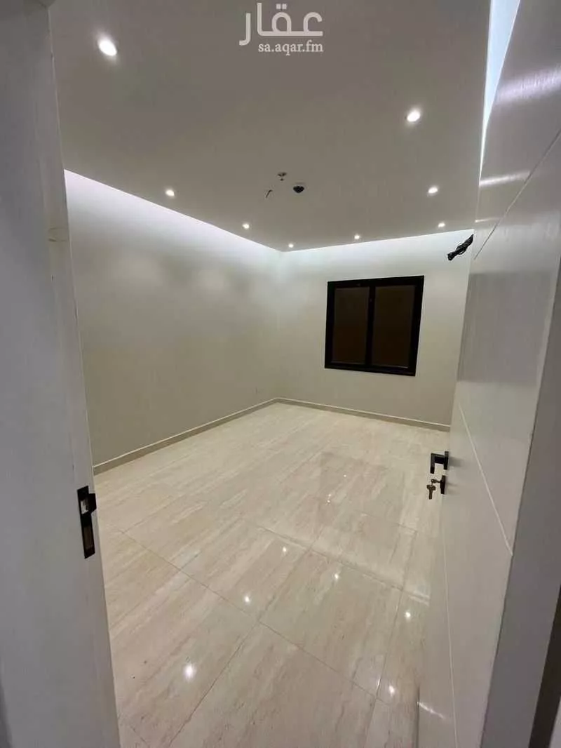 شقة 3 غرف في الحمرا 4