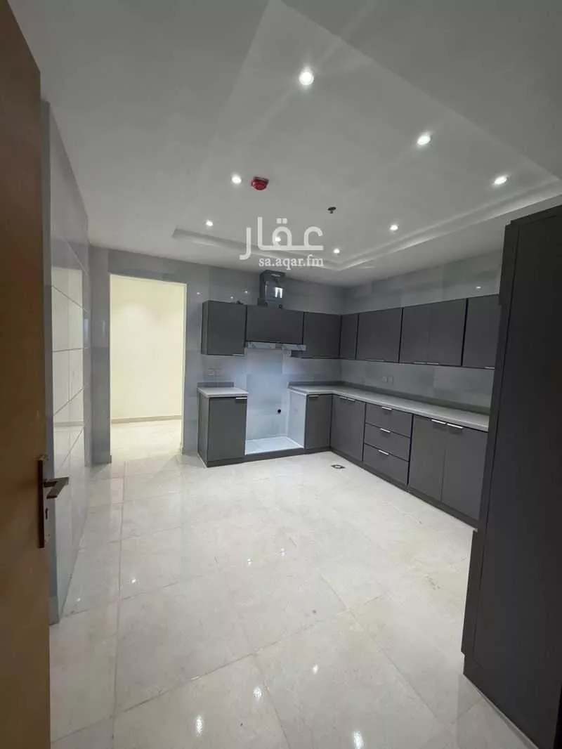 شقة 5 غرف في الحمرا 4