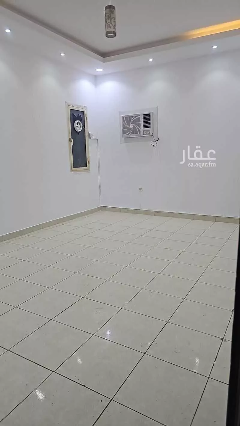 شقة 1 غرف في الملقا 4