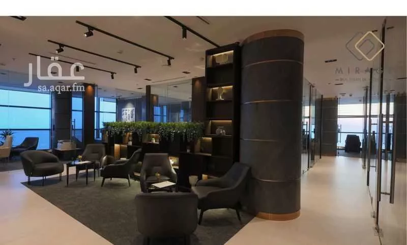 مكتب 301 م² في الشاطئ 1