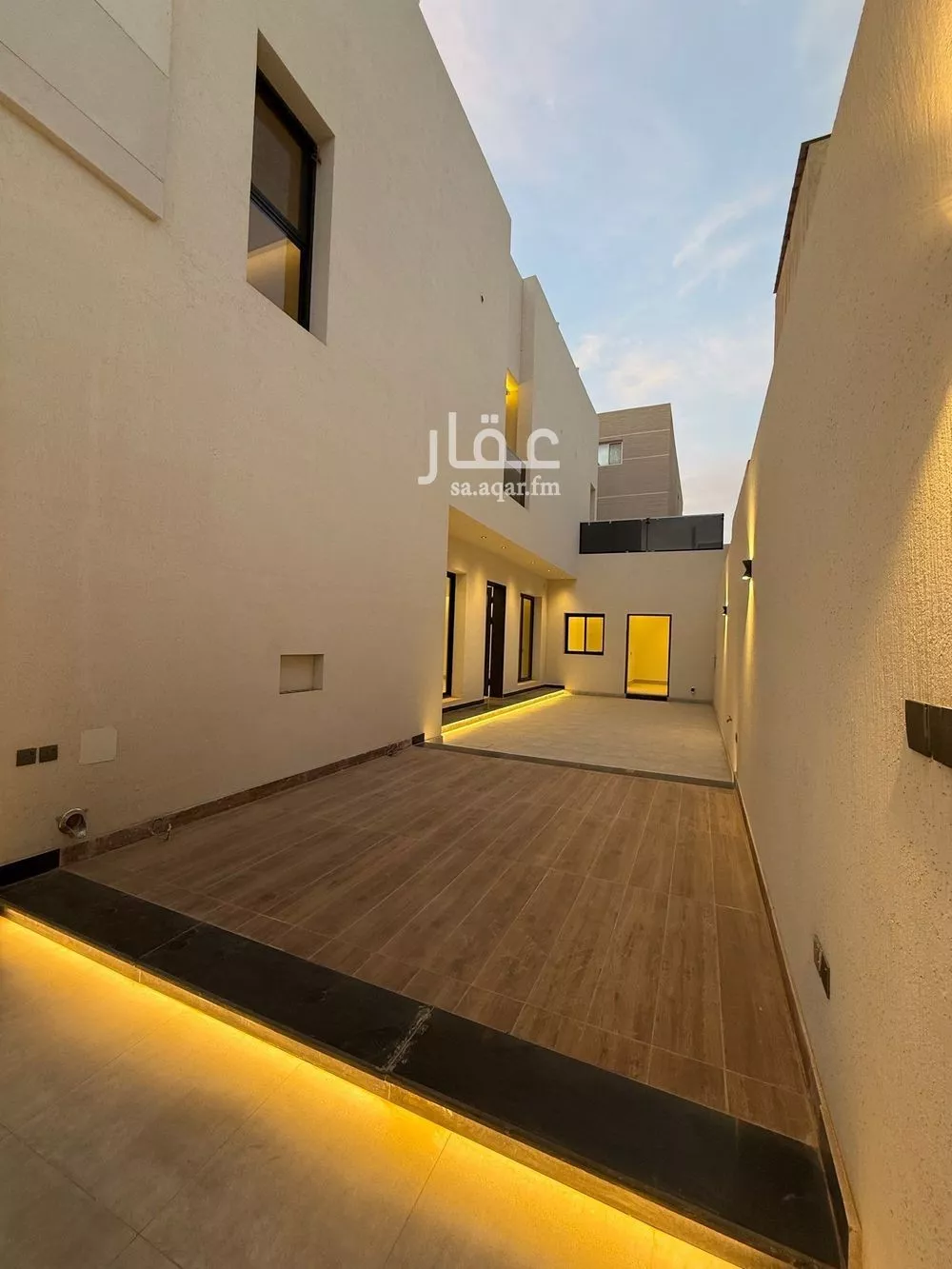 فيلا 7 غرف في المهدية 5