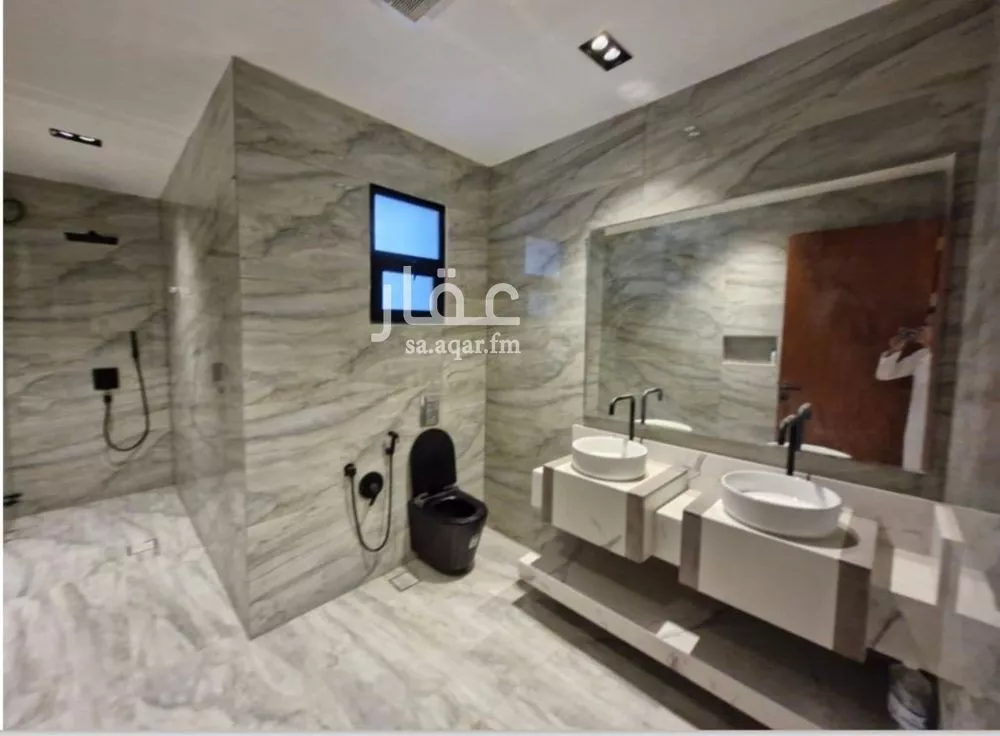 فيلا 5 غرف في النرجس 4