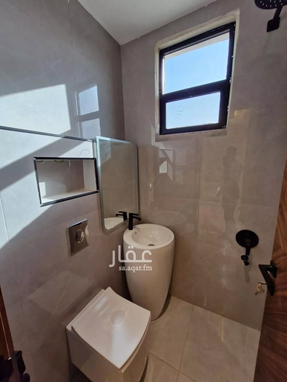 دور 4 غرف في العارض 5