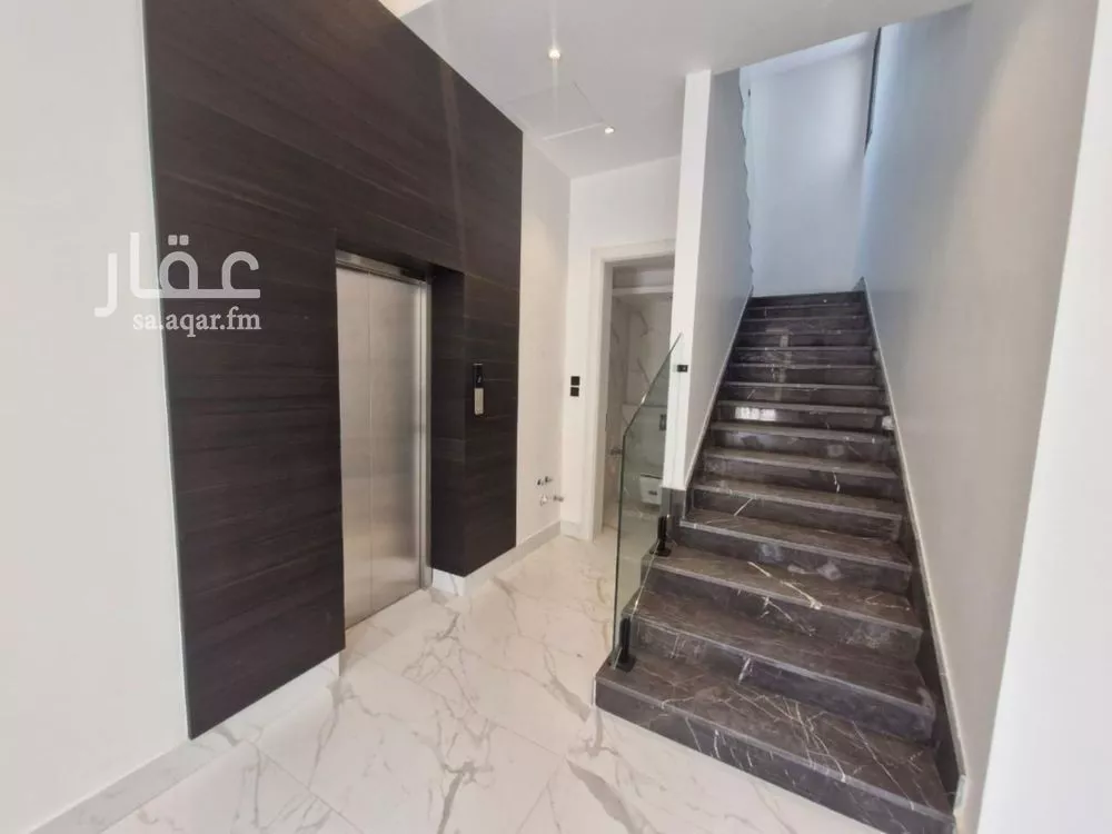 فيلا 5 غرف في العارض 2