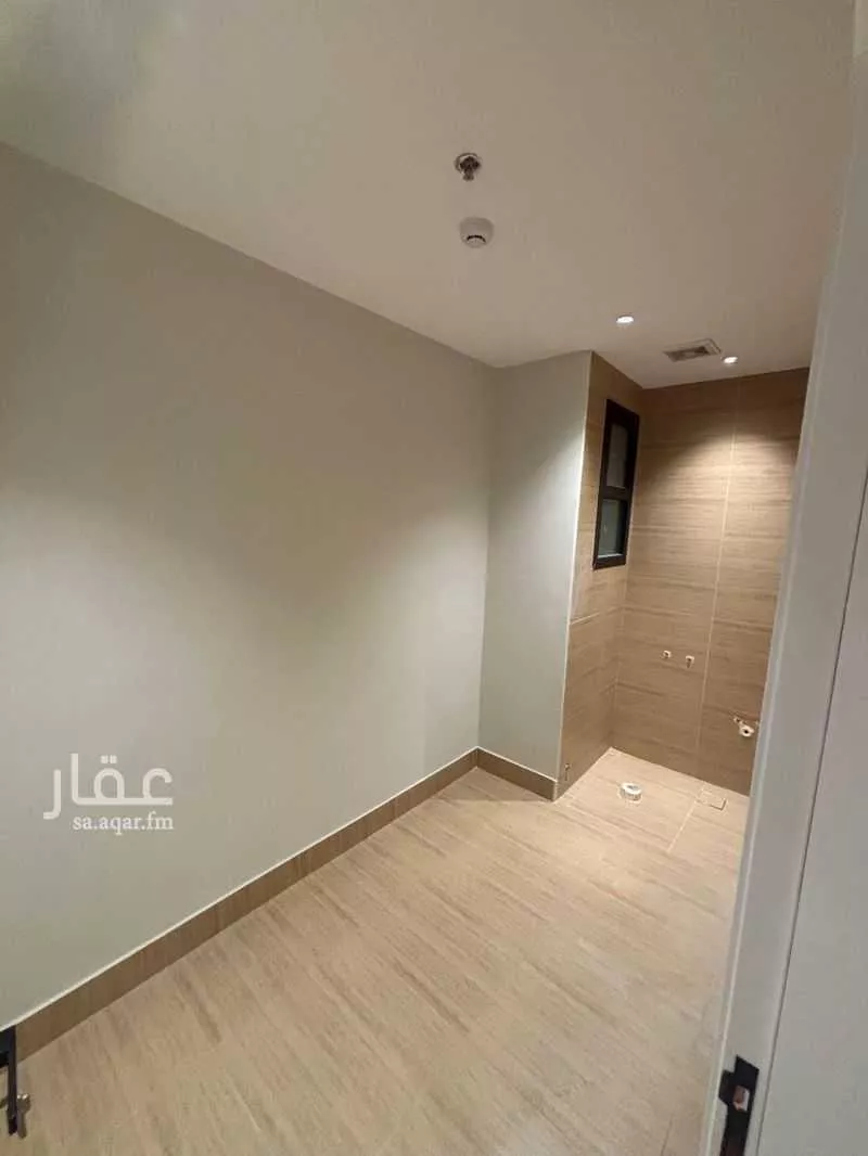 شقة 3 غرف في السيف 4