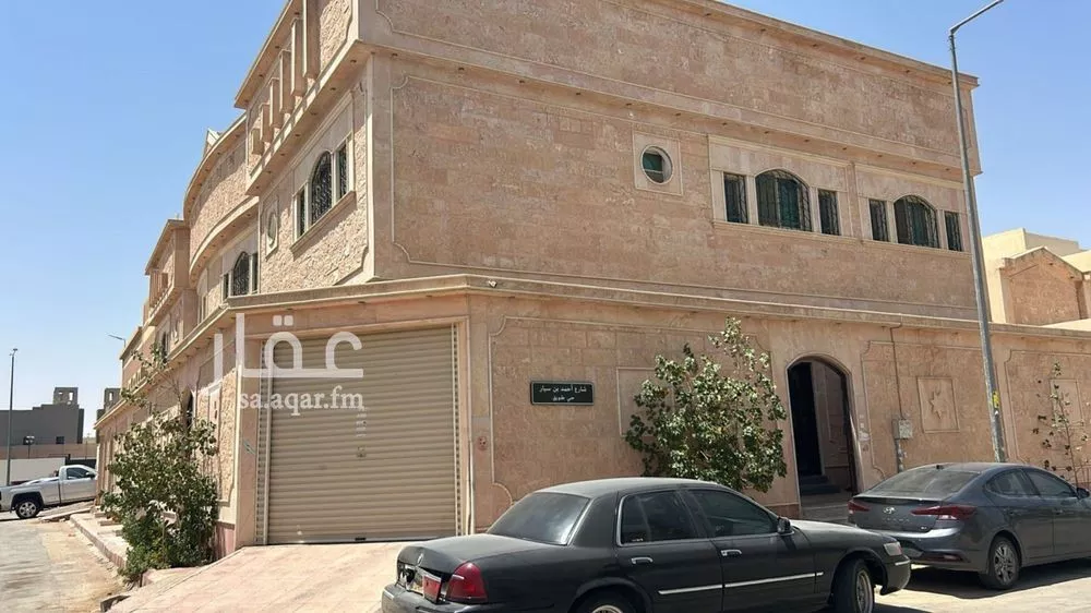 5 bedroom villa in Tuwaiq, Riyadh 9