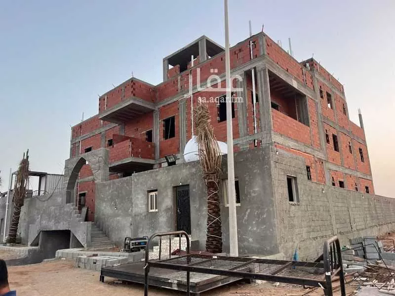 1084 sqm building in Az Zomorod 4