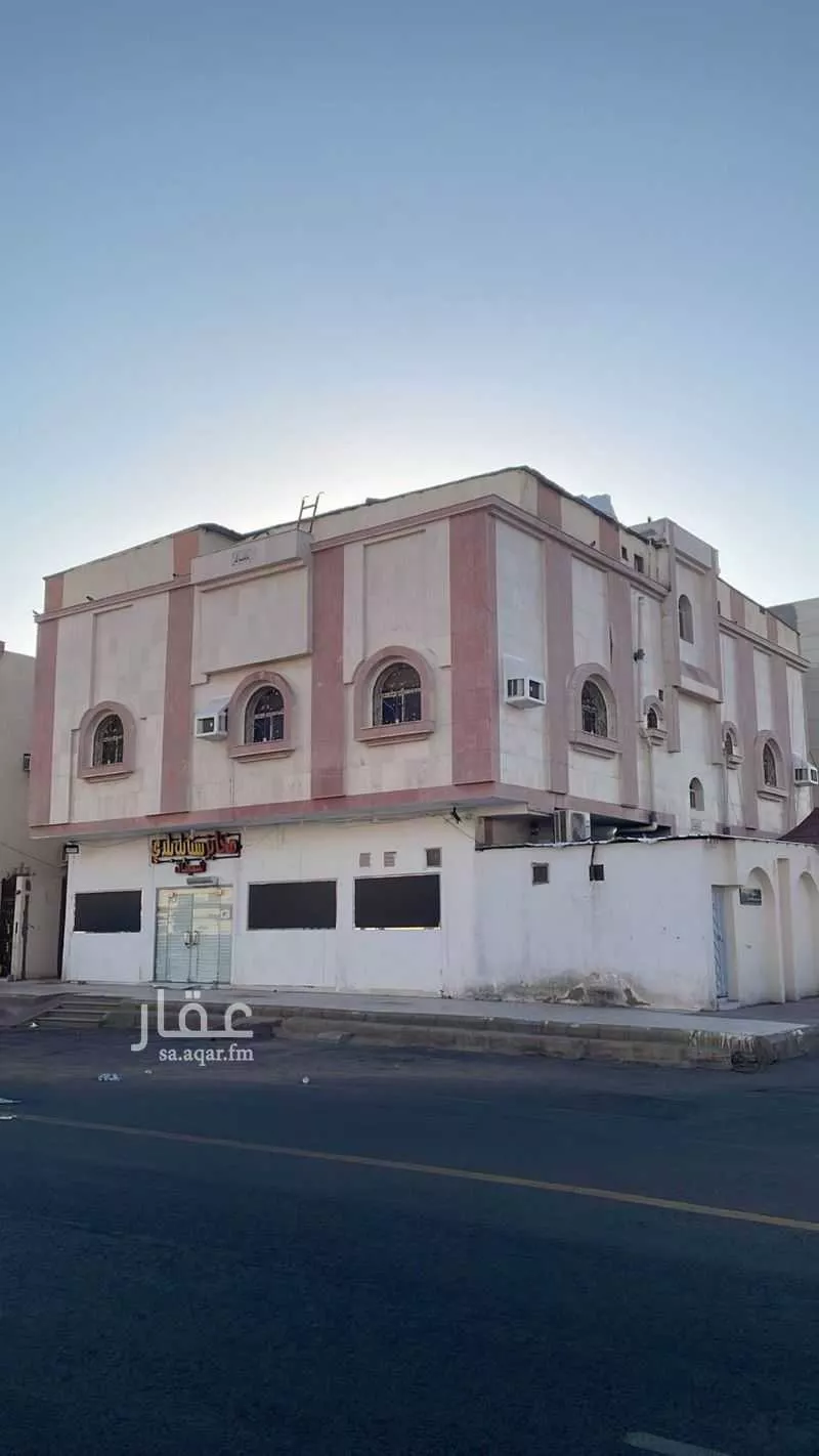 عمارة 487 م² في العزيزية 3