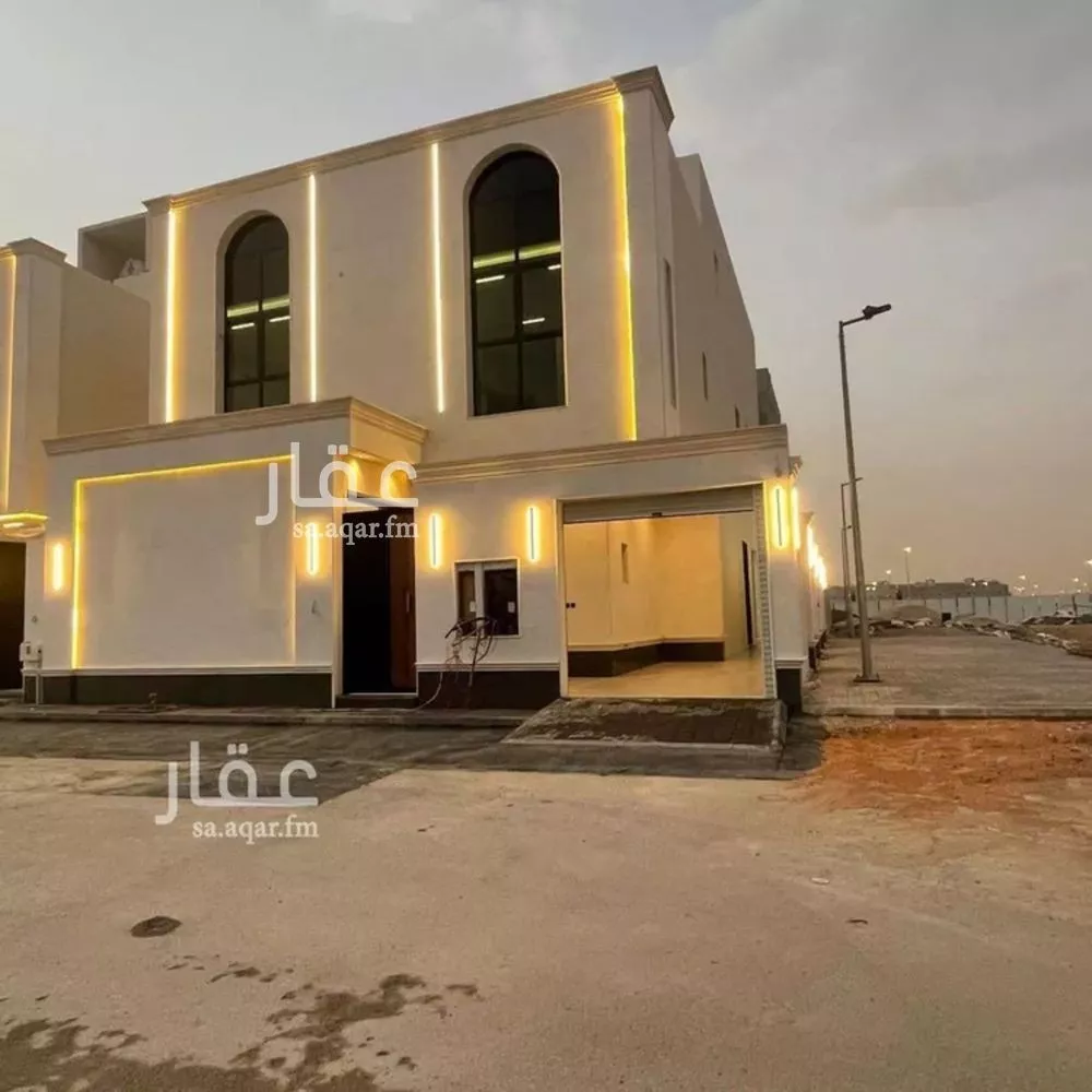 5 bedroom villa in Al Rimal 1
