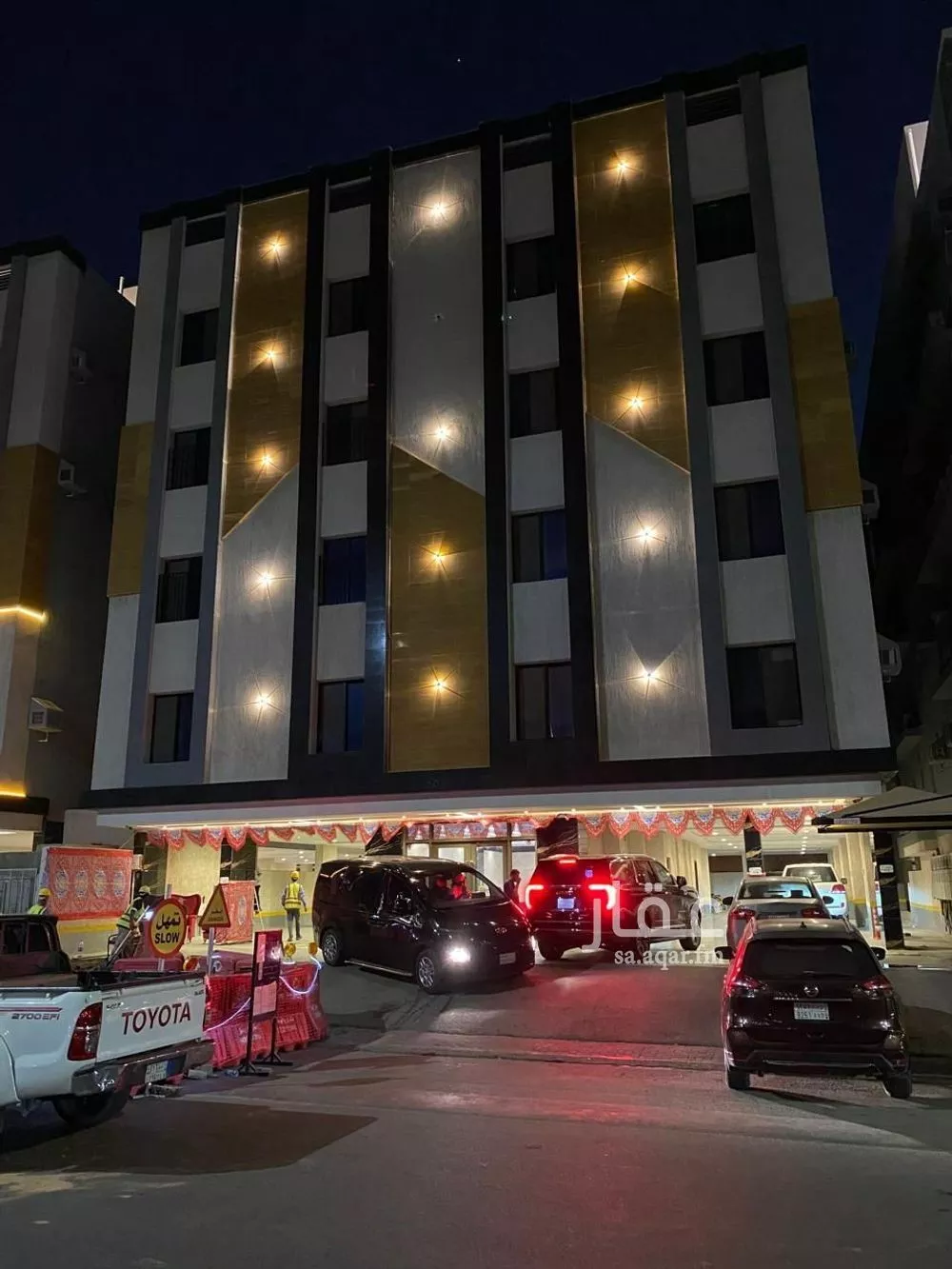 شقة 4 غرف في الواحة 1