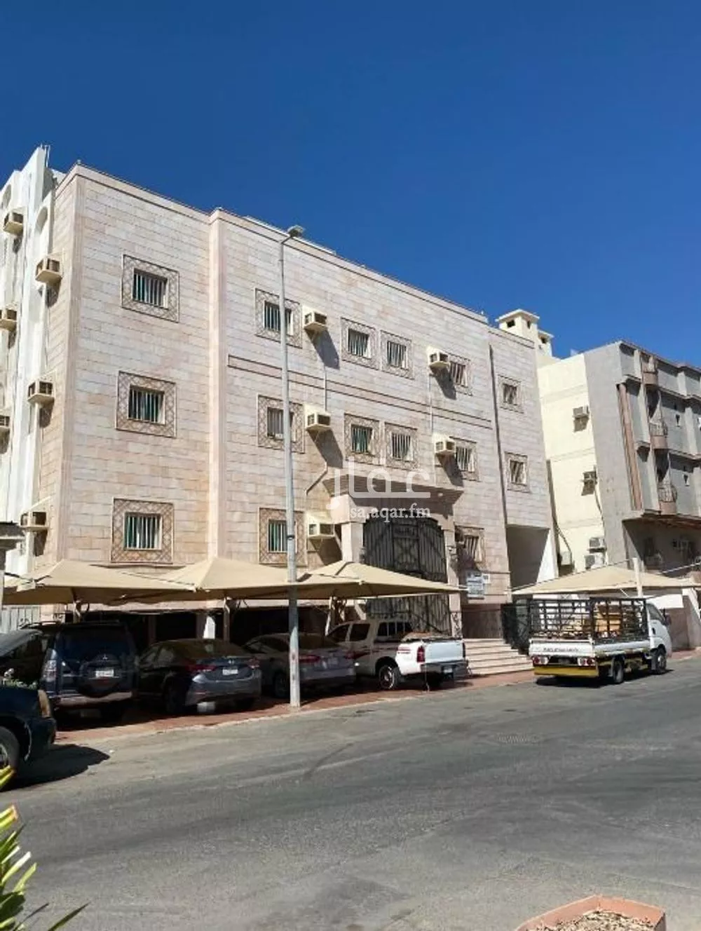 3 bedroom apartment in Al Safa 1
