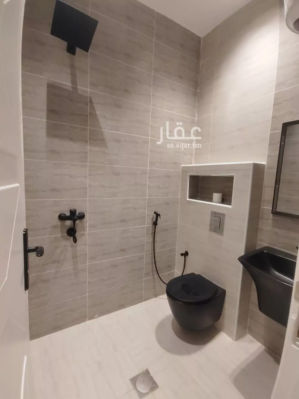 شقة 1 غرف في الملقا 2