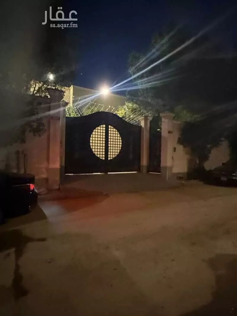 فيلا 7 غرف في الورود 4