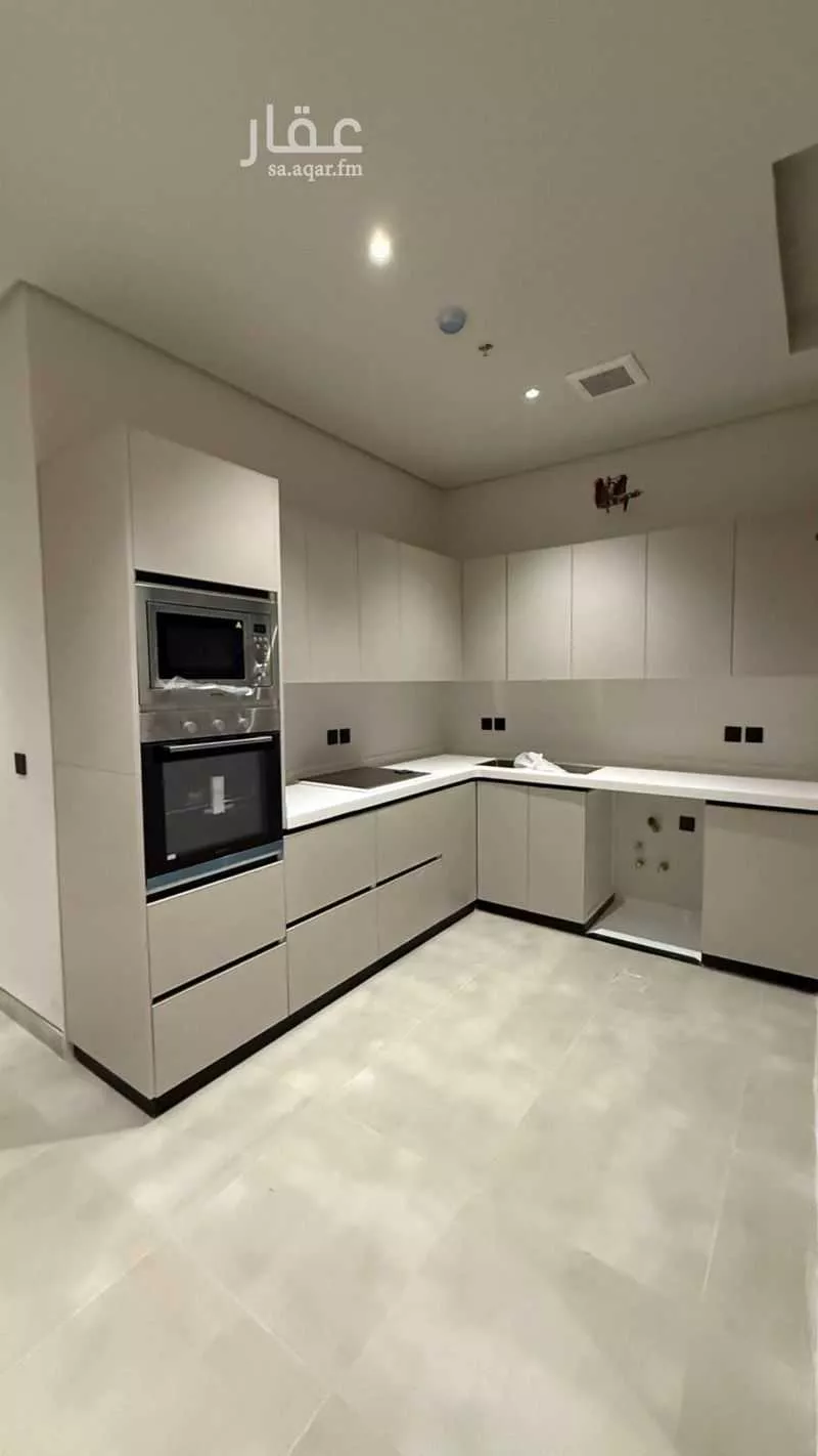 شقة 4 غرف في العارض 4