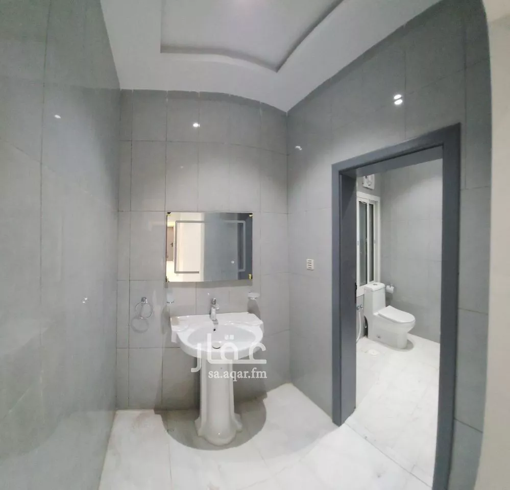 600 sqm building in Al Nakheel 2