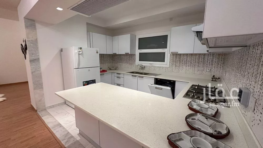 شقة 4 غرف في الصفا 4